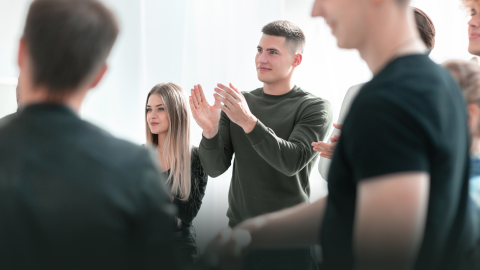 Diskutierende Bürger*innen    